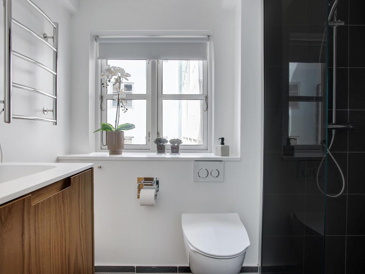 Sanders Regent - Precious One-bedroom Near Square Апартаменты